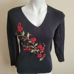 Dressbarn Top Size 8 Women's Black Quilted Roses V-Neck Long Sleeve